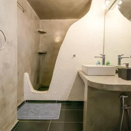 아파트 Castle View 피로스테파니